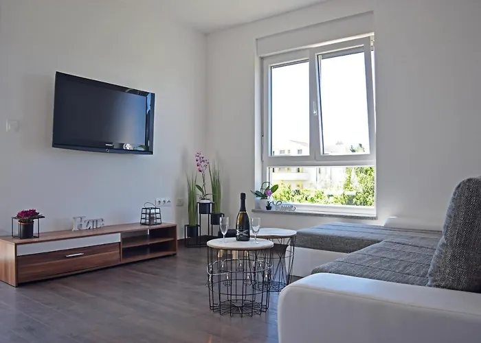 Summer Breeze Apartment